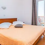 丰塔纳旅馆 3*