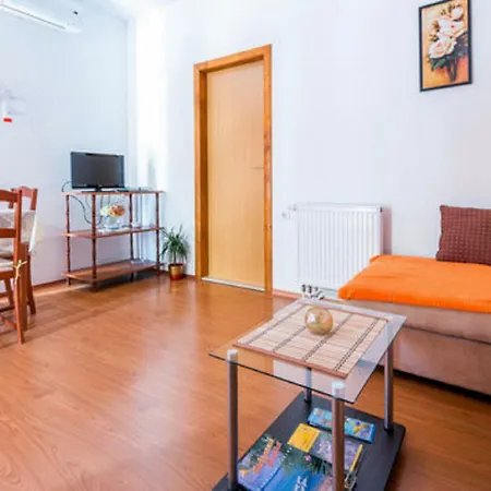 Fontana ゲストハウス 3*